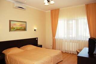 Курортные отели Джинтама-бриз Глебовка Двухместный номер эконом-класса с 1 кроватью или 2 отдельными кроватями-1