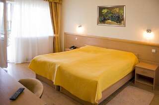 Курортные отели Джинтама-бриз Глебовка Стандартный двухместный номер с 1 кроватью или 2 отдельными кроватями-4